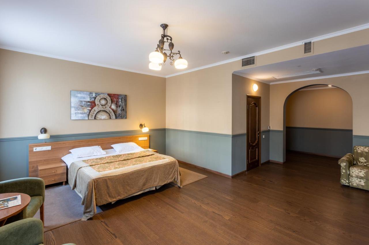 Frapolli Hotel On Deribasivska Street Одеса Екстериор снимка
