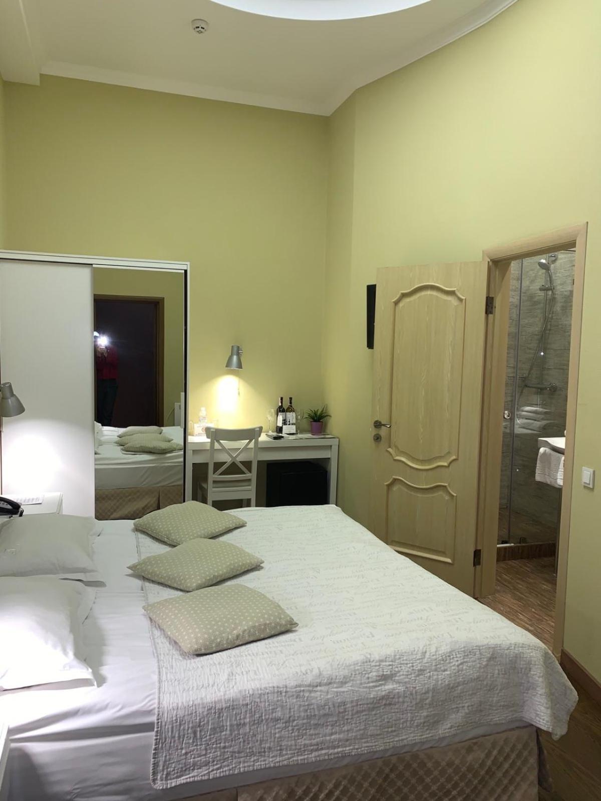 Frapolli Hotel On Deribasivska Street Одеса Екстериор снимка