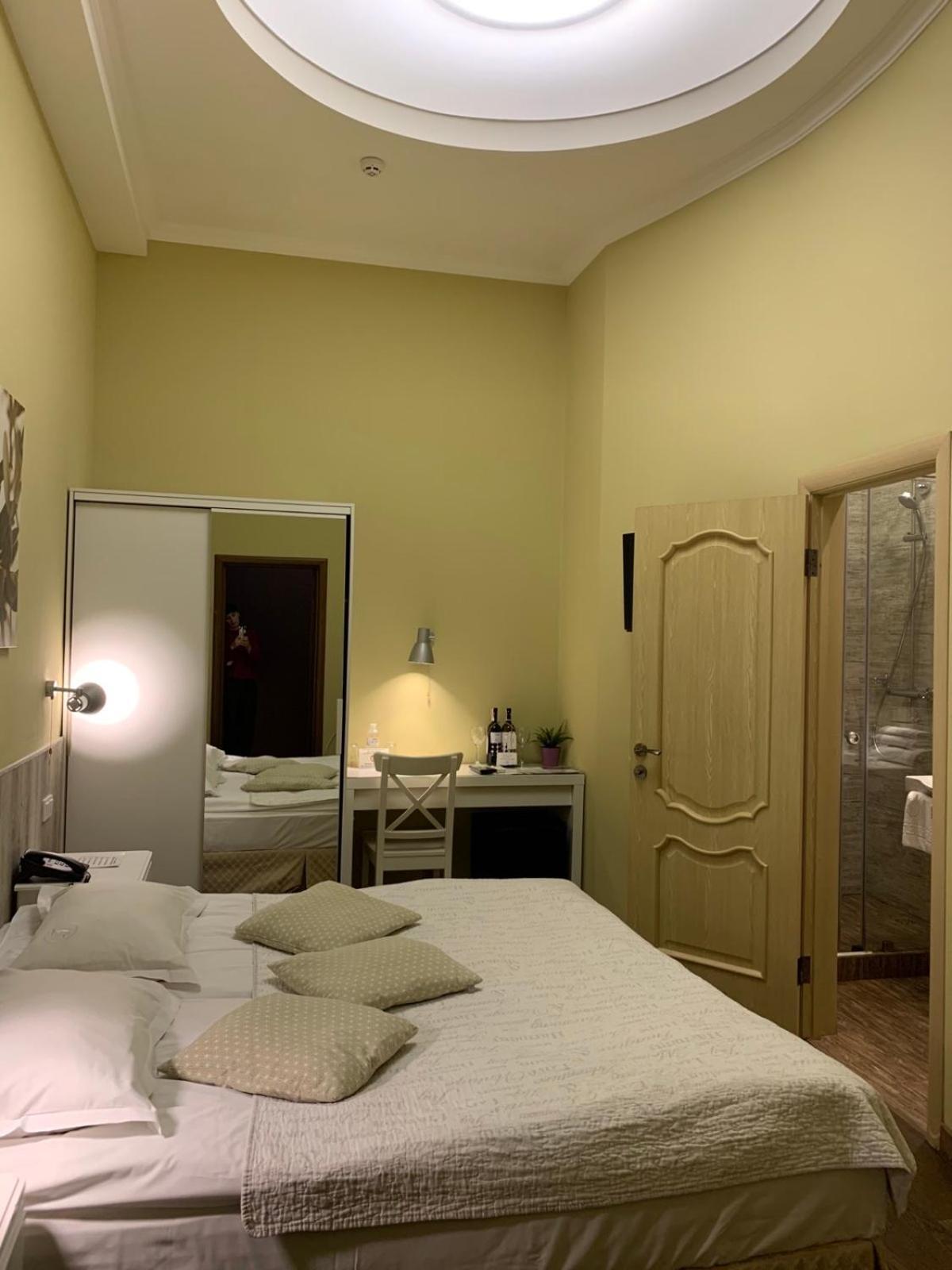 Frapolli Hotel On Deribasivska Street Одеса Екстериор снимка