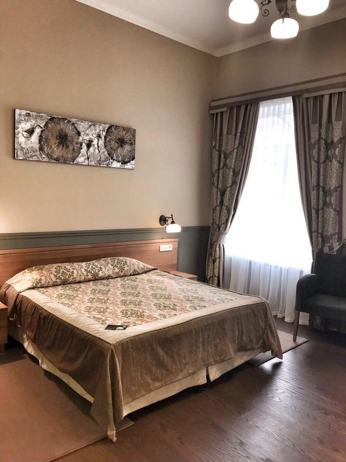 Frapolli Hotel On Deribasivska Street Одеса Екстериор снимка