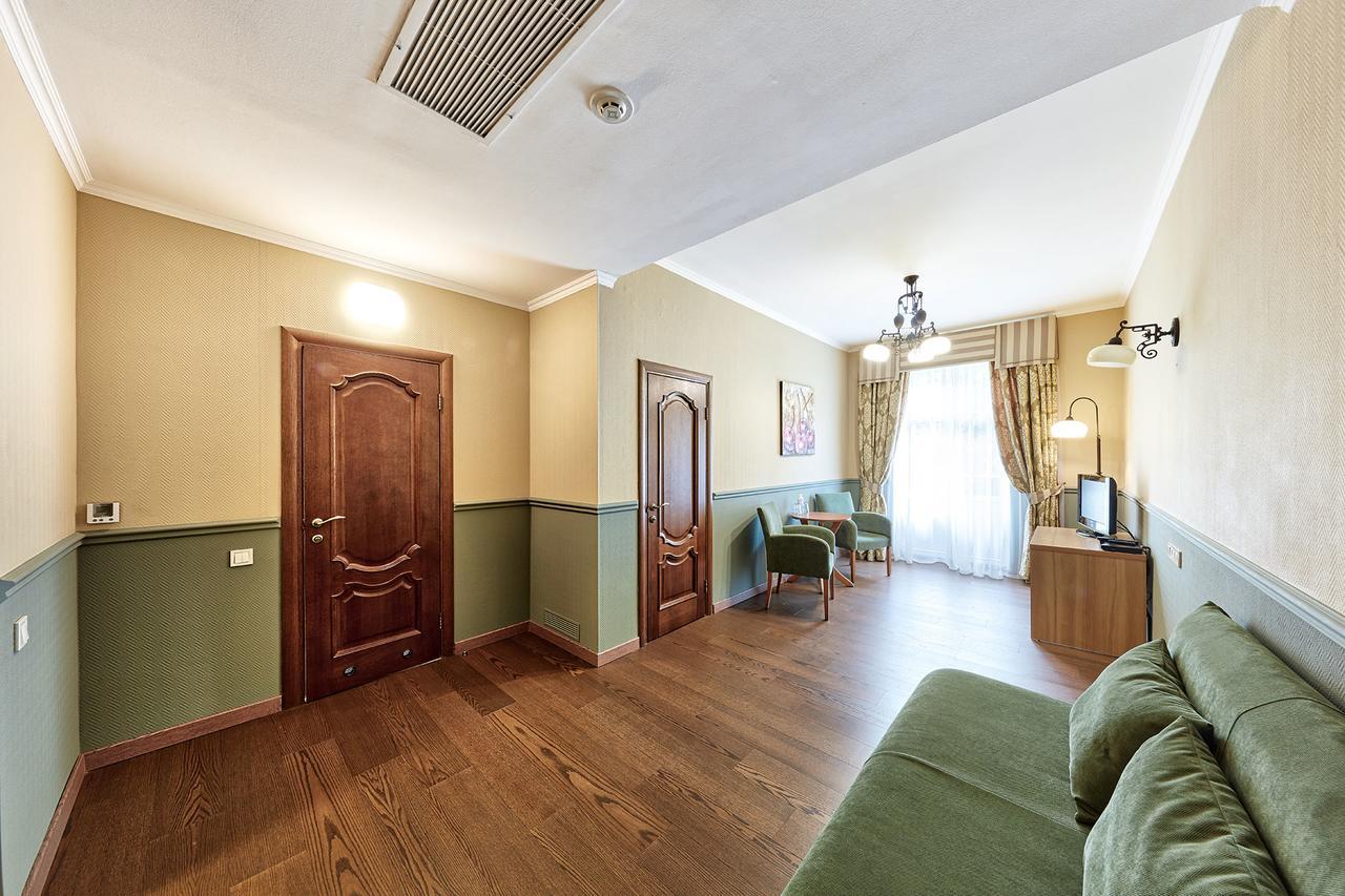 Frapolli Hotel On Deribasivska Street Одеса Екстериор снимка