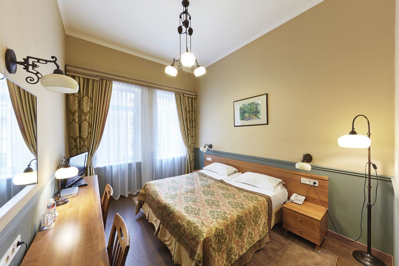 Frapolli Hotel On Deribasivska Street Одеса Екстериор снимка