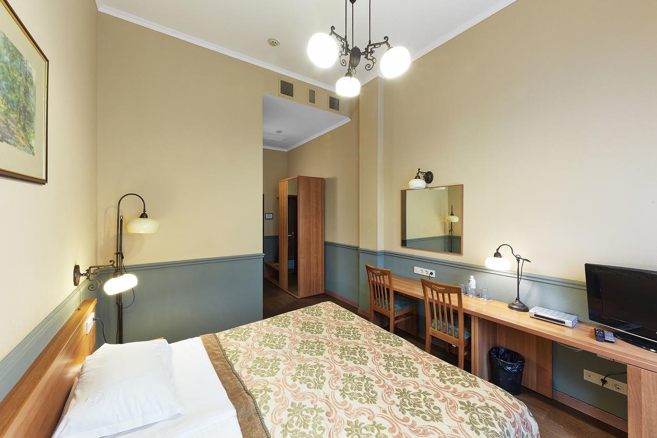 Frapolli Hotel On Deribasivska Street Одеса Екстериор снимка