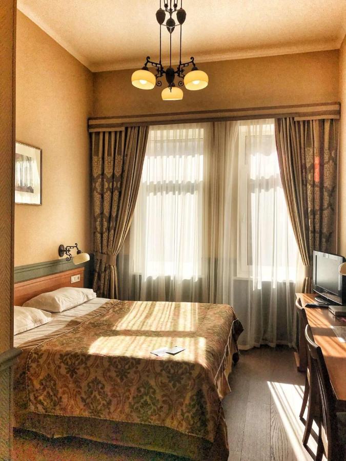 Frapolli Hotel On Deribasivska Street Одеса Екстериор снимка
